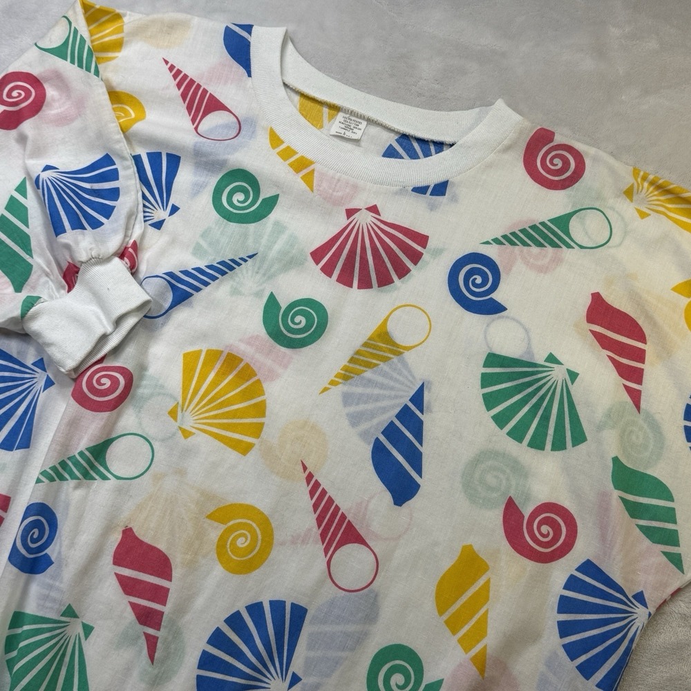 Vintage 80s Seashell AOP Print Top USA Colorful Beach Shells Tee L